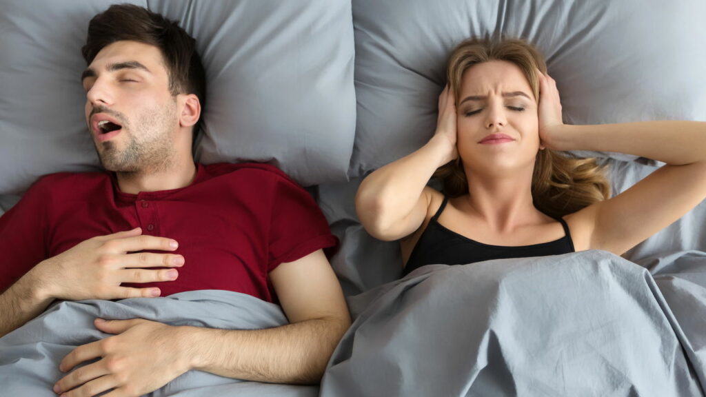 O guia mais completo para parar de roncar de forma natural, segundo a ABNT