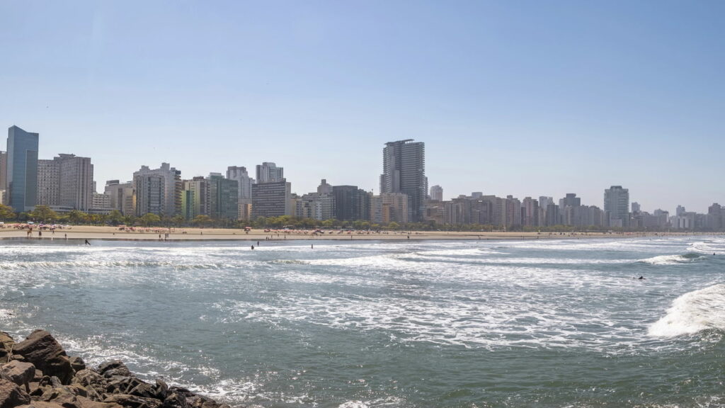 Morar nessas cidades brasileiras virou um desafio para o bolso