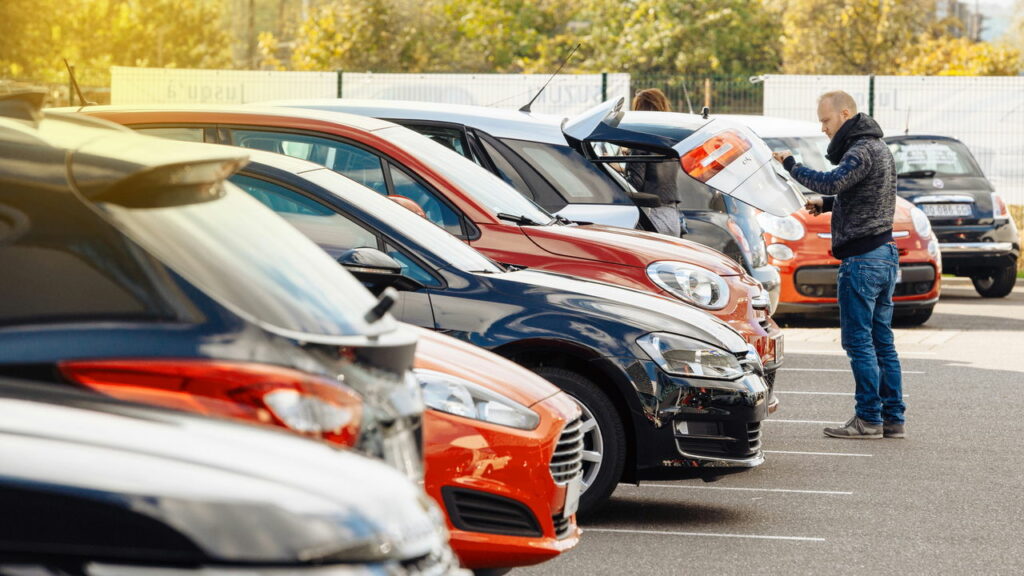 Esses erros ao estacionar em vaga de shopping podem gerar multa