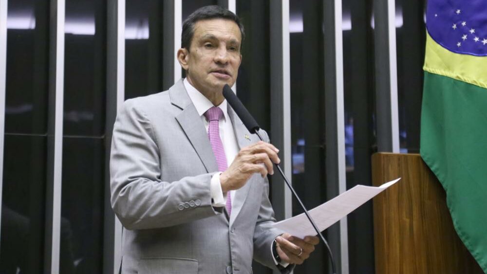 Câmara deve votar nesta semana projeto para proibir descontos em aposentadorias