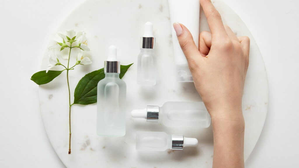5 produtos naturais que deixam a pele radiante sem gastar muito