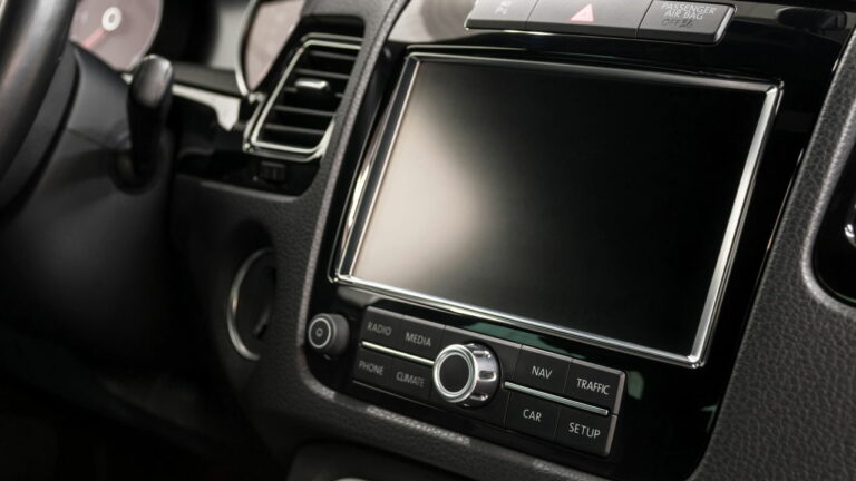 Como funciona a fiscalização de som automotivo em vias públicas