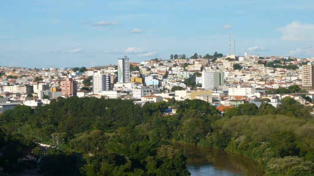 A cidade que revelou o Rei do Futebol esconde muito mais história