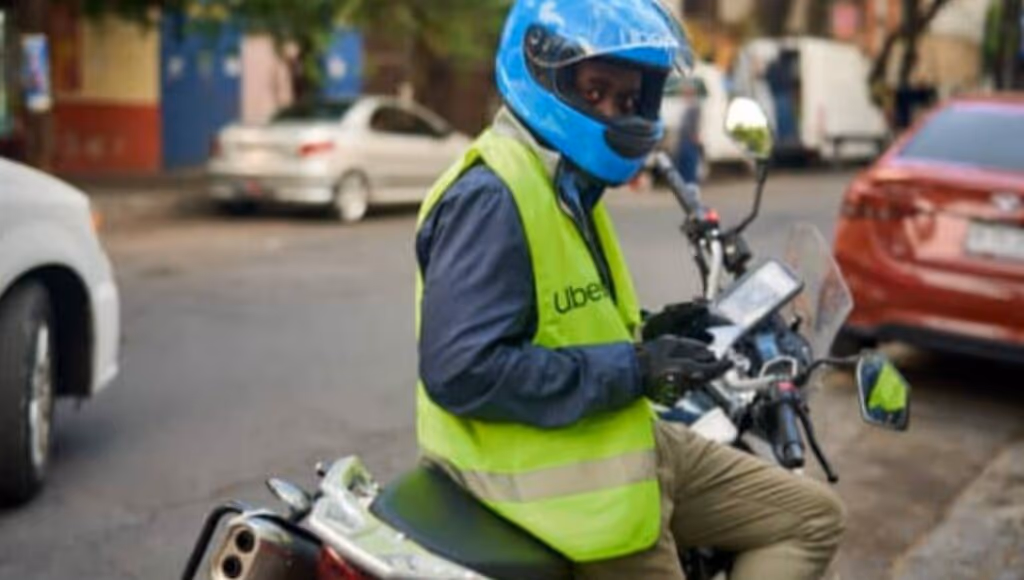 Uber e 99 suspendem corridas de moto em SP após decisão judicial