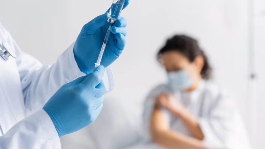 5 vacinas essenciais para cada fase da vida que você precisa saber