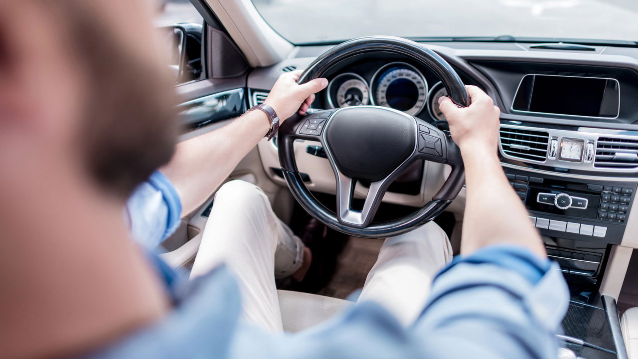 Essa simples distração ao volante pode ser considerada infração gravíssima