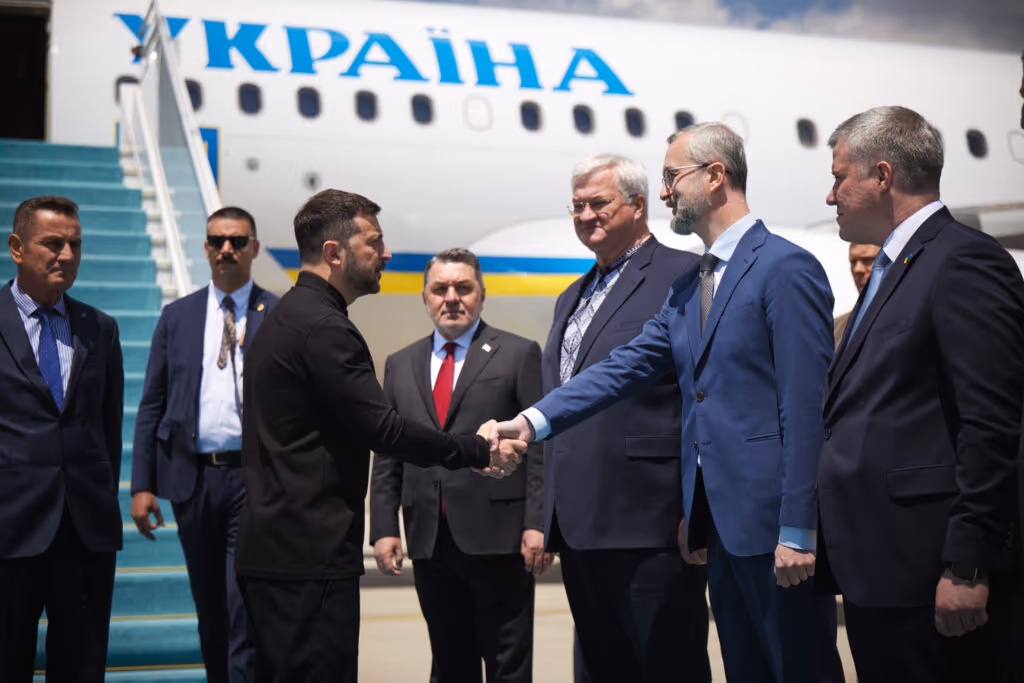 Na Turquia, Zelensky acusa Putin de enviar delegação “decorativa”