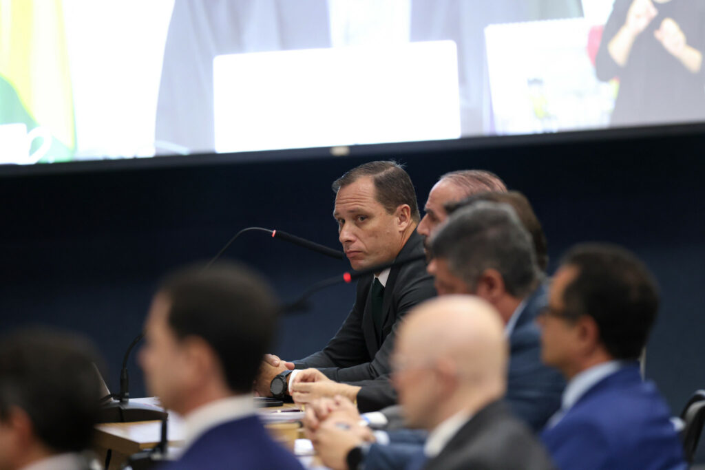 Moraes nega pedido de Bolsonaro para anular a delação de Cid