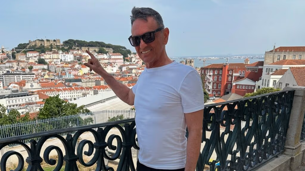 Paulo Miklos anuncia separação de Renata Galvão