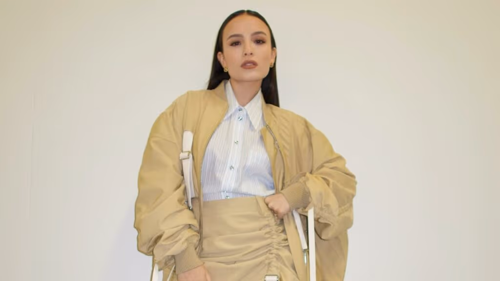 Pais de Larissa Manoela seguem na luta de vender mansão