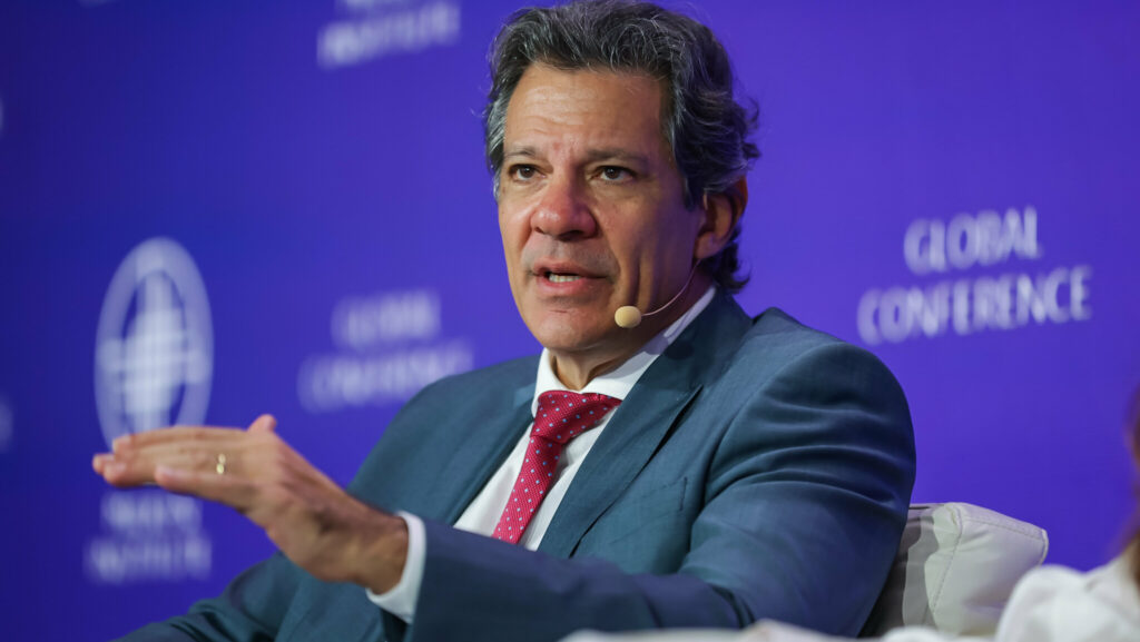 Haddad anuncia recuo sobre IOF, Motta celebra acordo, oposição cobra cortes
