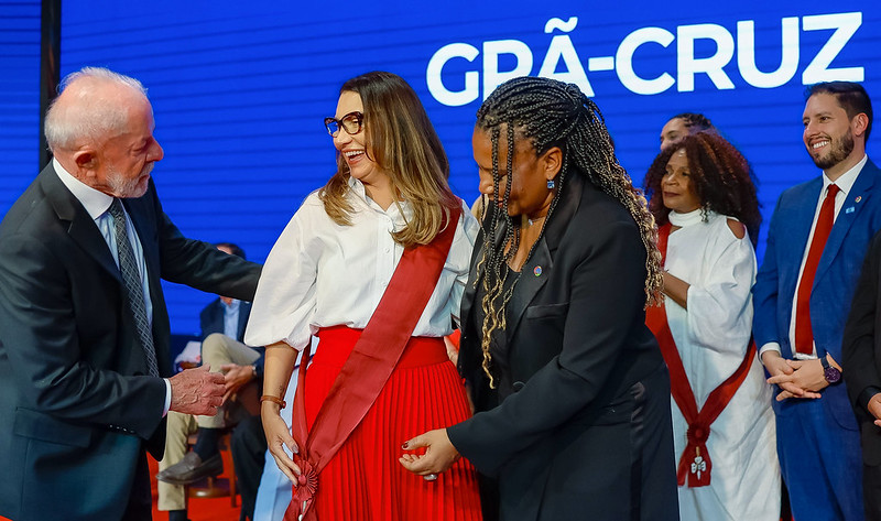 Crusoé: Quem acha que Janja ajuda o governo Lula?