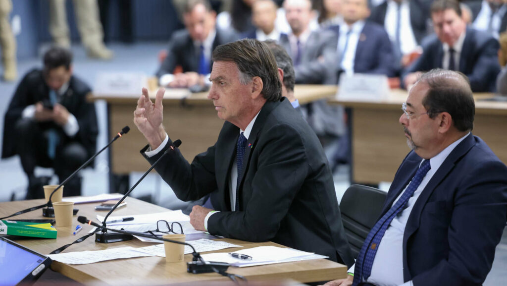 Bolsonaro pede absolvição ao STF e nulidade da delação de Cid