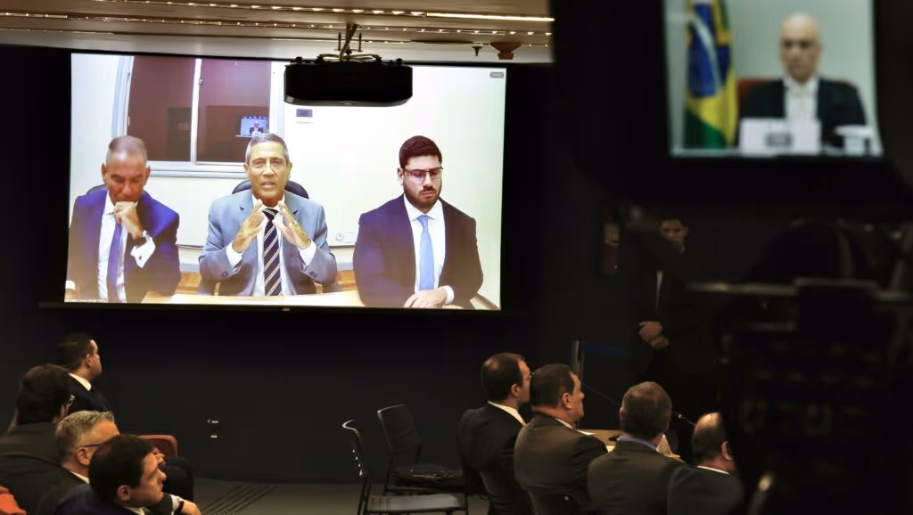 Defesa de Braga Netto pede revogação da prisão preventiva