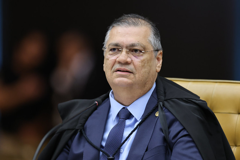 Dino vota para responsabilizar redes por postagens de usuários