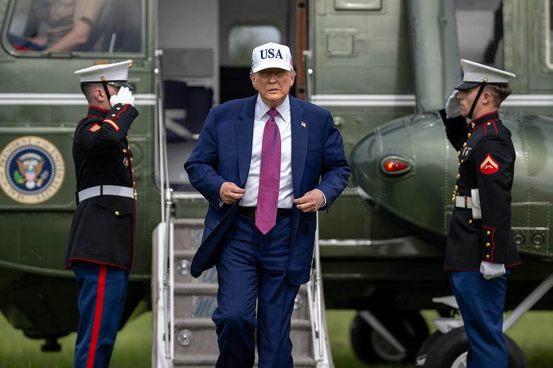 Crusoé: Trump cobra “rendição incondicional” do Irã