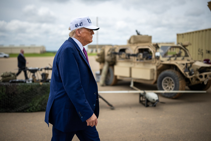 EUA concluem ataque a três instalações nucleares do Irã, diz Trump