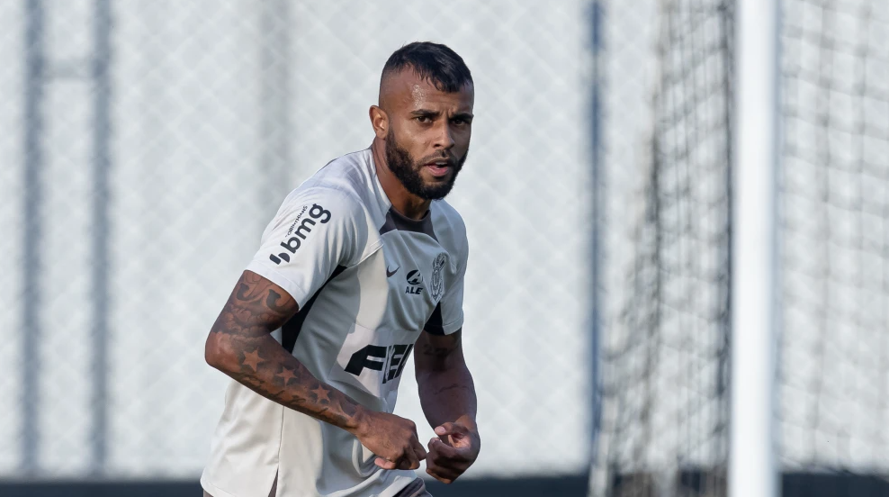 Grêmio confirma contratação de meio campo do Corinthians