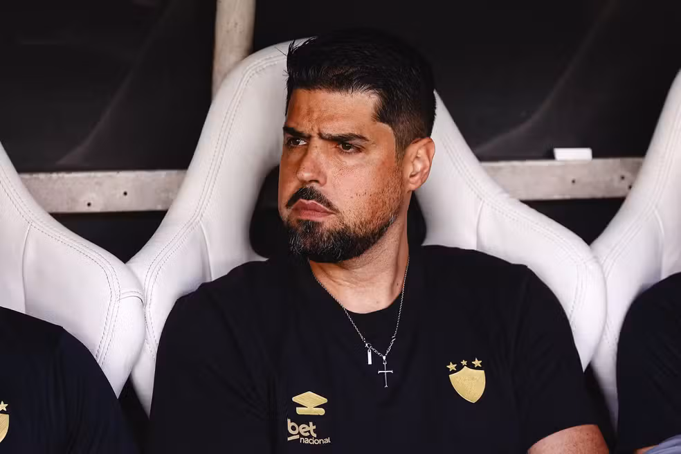 Técnico português é demito com apenas 4 jogos no Brasileirão
