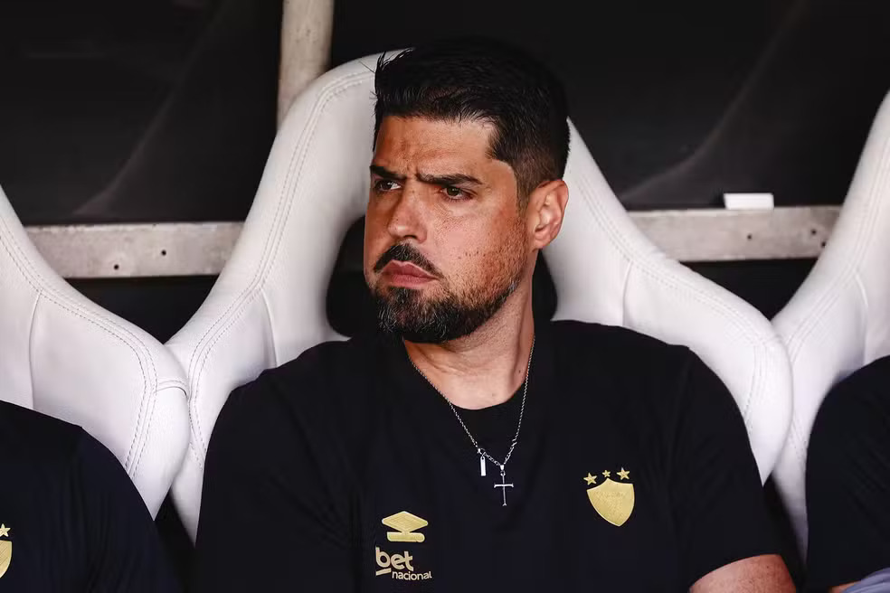 Técnico português é demito com apenas 4 jogos no Brasileirão