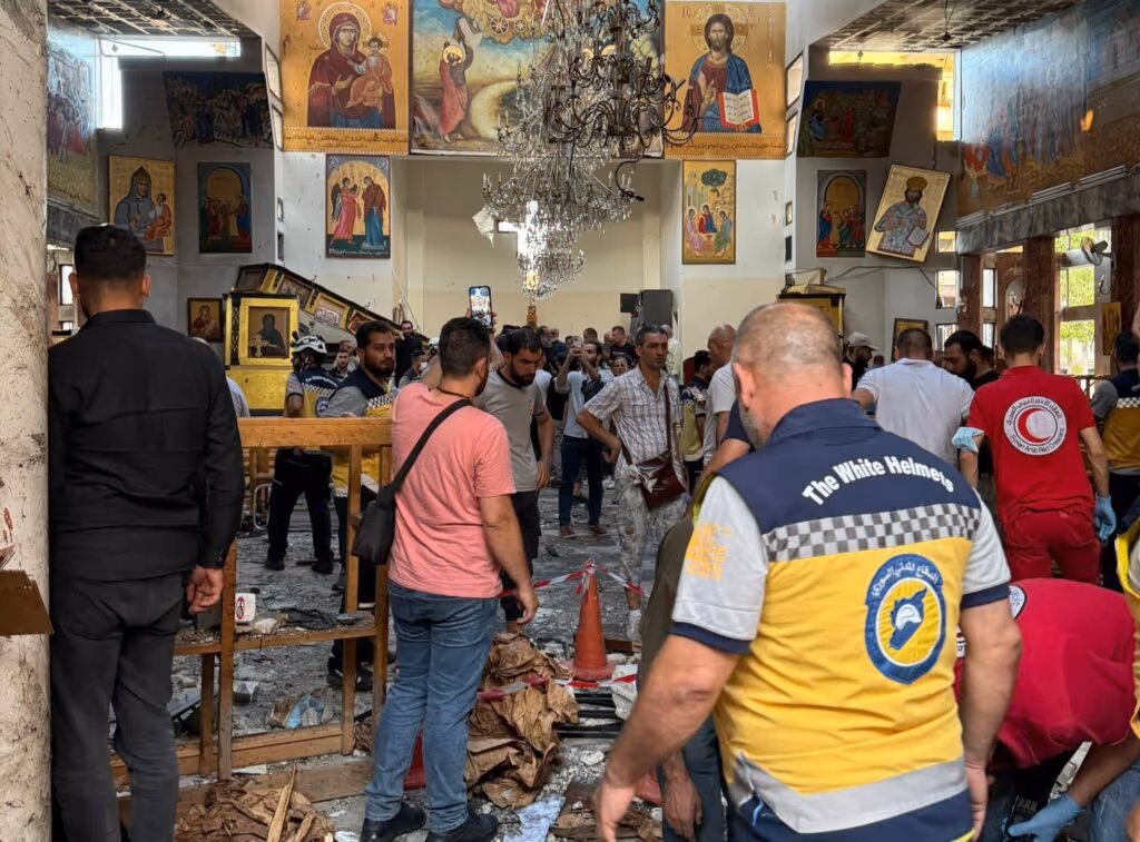 Terrorista islâmico mata 25 e fere 50 pessoas em igreja na Síria