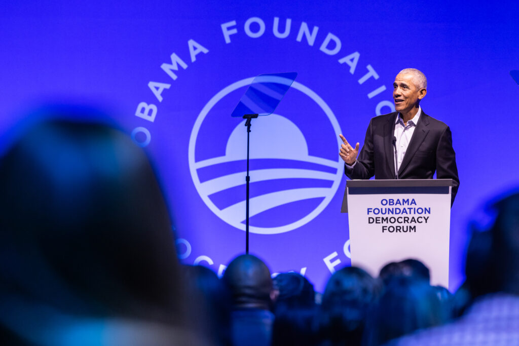 Obama inaugura centro cultural em Chicago