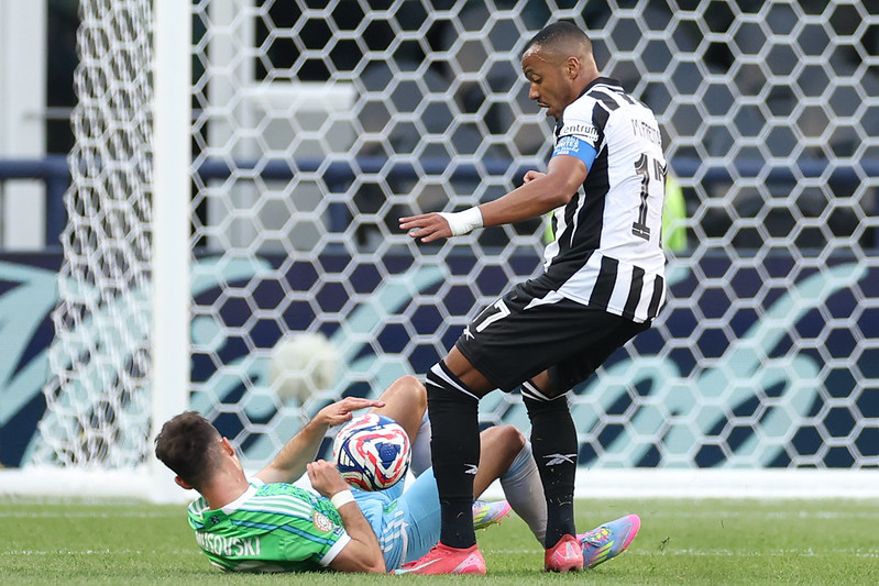 Botafogo carimba primeira vitória brasileira no Mundial de Clubes