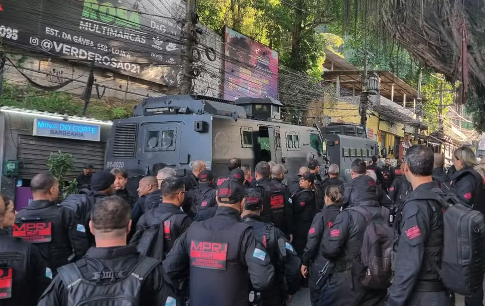 Megaoperação mira líderes cearenses do Comando Vermelho no Rio