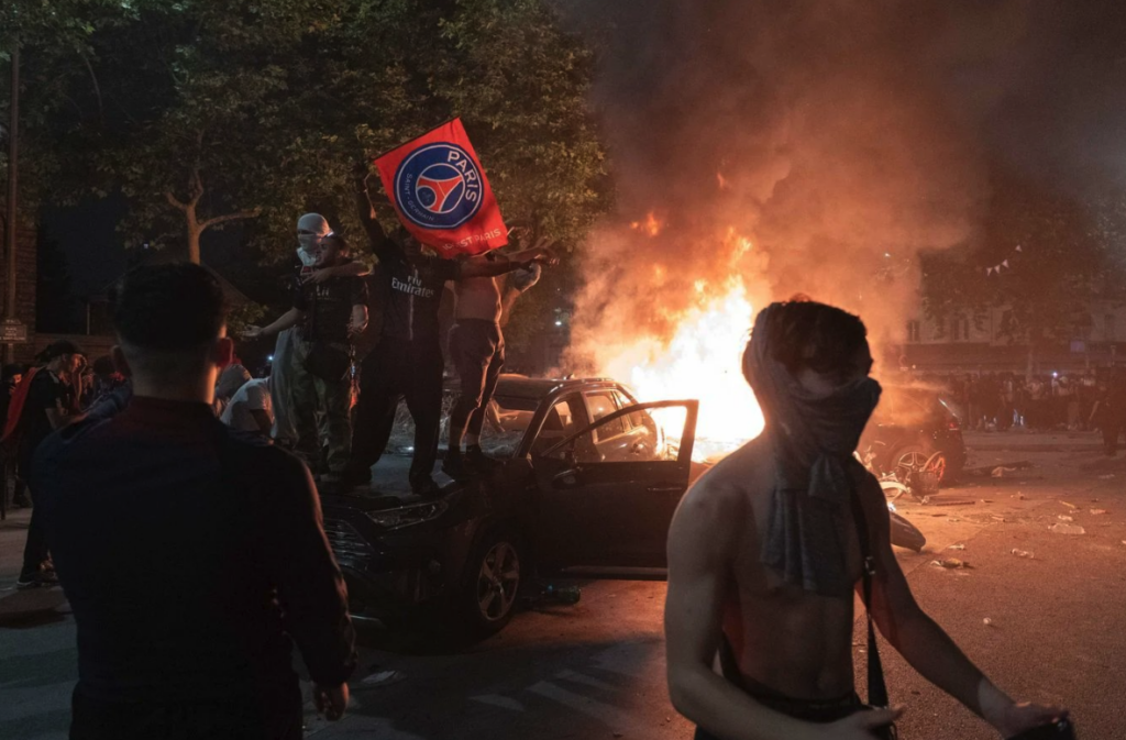 Festa por vitória do PSG deixa mortos e mais de 500 detidos