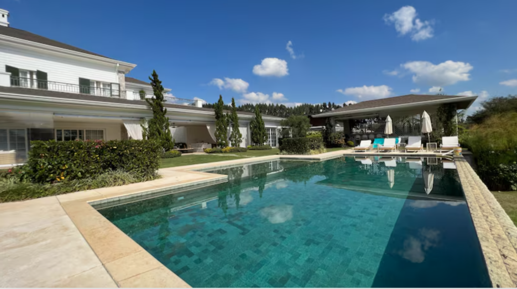 Condomínios de luxo, a fortaleza da nova elite brasileira