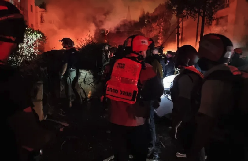 Mísseis iranianos provocam incêndios no norte de Israel