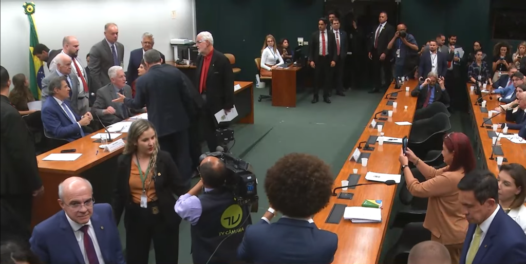 Audiência com Haddad em comissão da Câmara é encerrada após tumulto