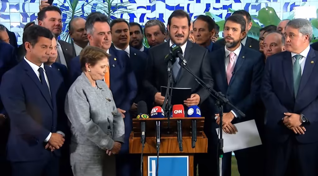 União Brasil e PP criticam alta de impostos e cobram corte de gastos do governo