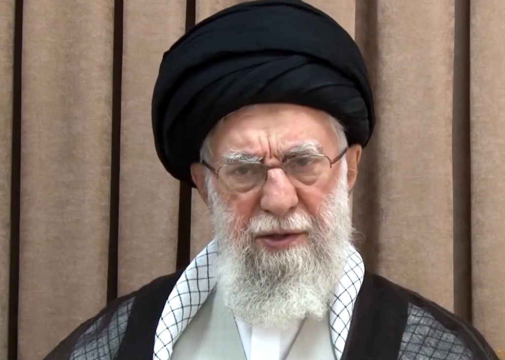 Khamenei culpa Trump por mortes em protestos no Irã