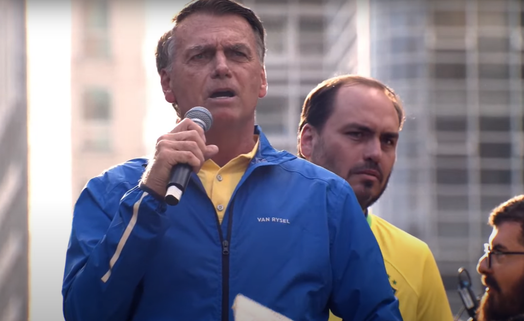 Moraes decreta prisão domiciliar de Jair Bolsonaro