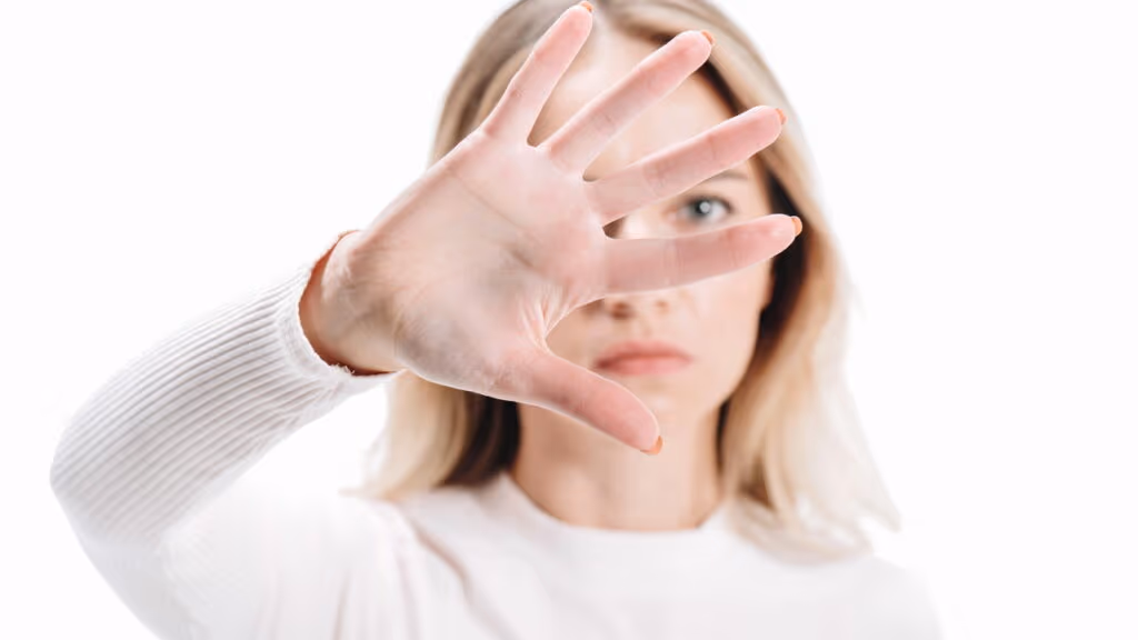 Como identificar uma pessoa má em 4 minutos segundo a psicologia