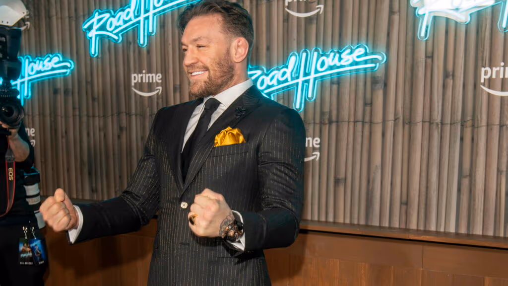 Conor McGregor é flagrado agredindo homem em boate