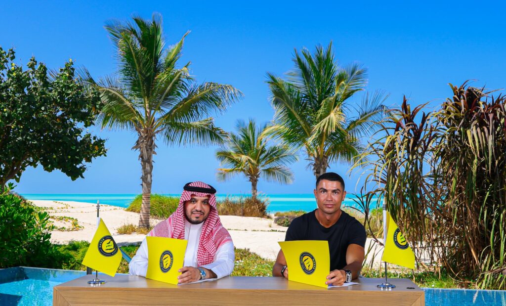 Cristiano Ronaldo garante bolada bilionária ao renovar com Al-Nassr