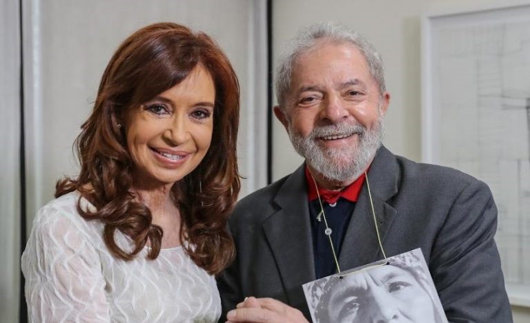 Crusoé: Condenada por corrupção, Cristina Kirchner se inspira em Lula