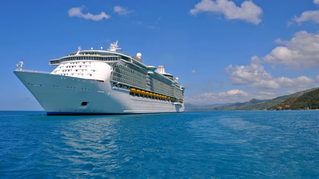 Cruzeiro de luxo esteve à deriva durante passagem pelo mar Mediterrâneo