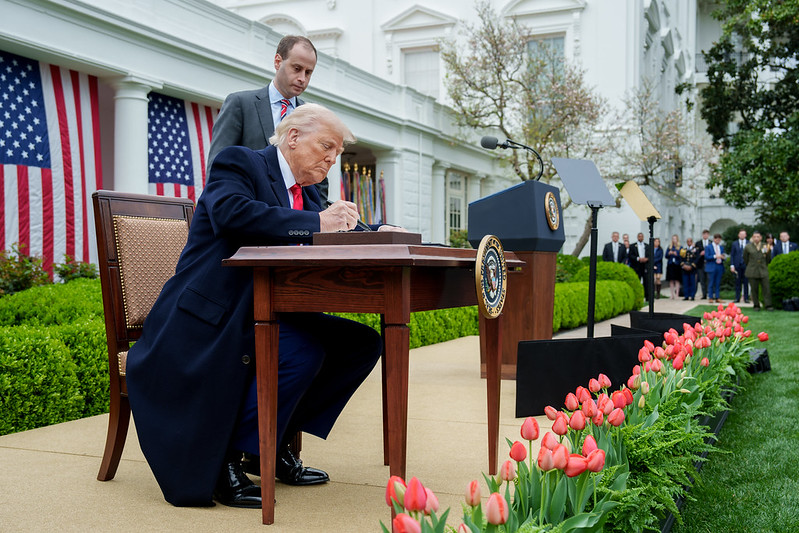 Tarifaço de Trump pode cortar até 138 mil empregos no Brasil
