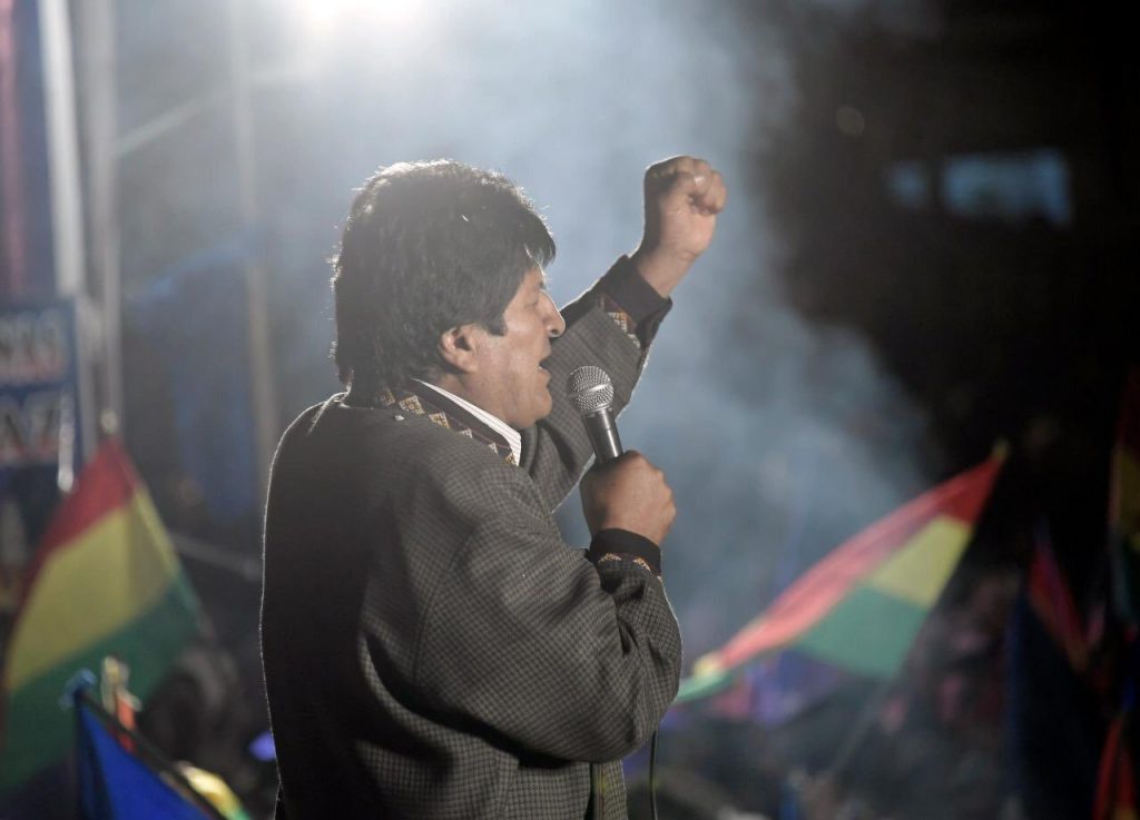 Crusoé: Apoiadores de Morales protestam contra decisão do Tribunal Eleitoral