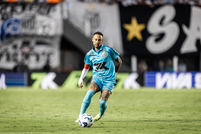 Expulso, Neymar ainda joga pelo Santos?