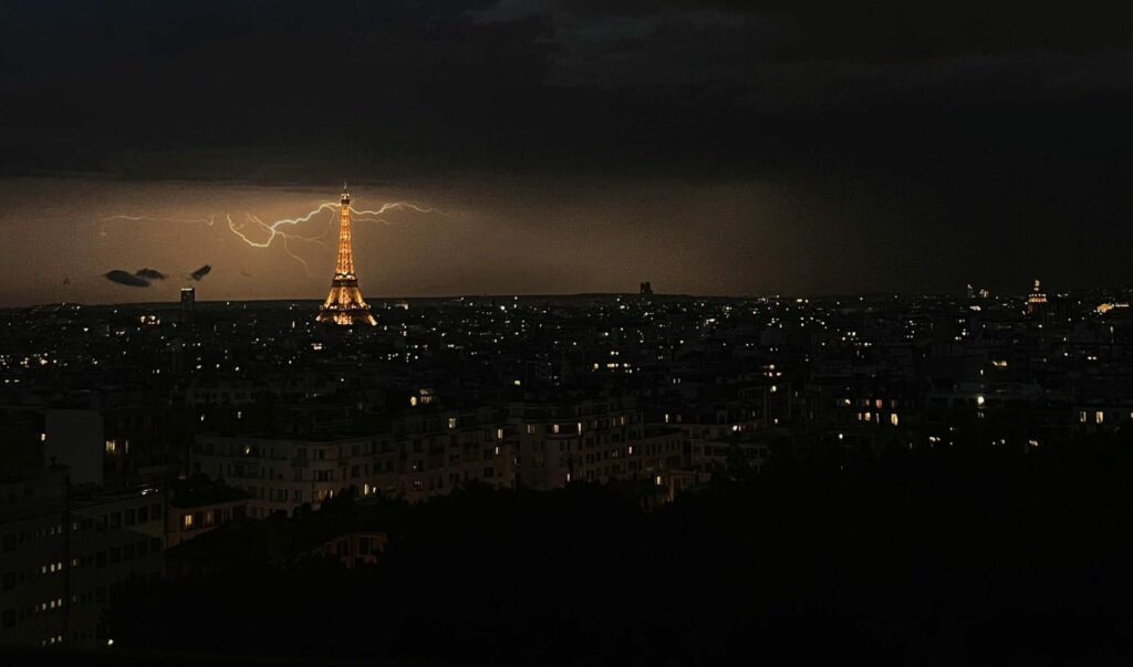Intensas tempestades atingem a França após onda de calor de 40º