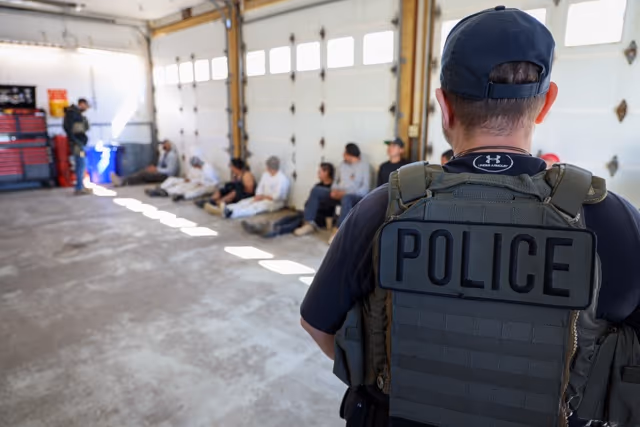 EUA prendem mais de mil imigrantes ilegais em um mês em Massachussets