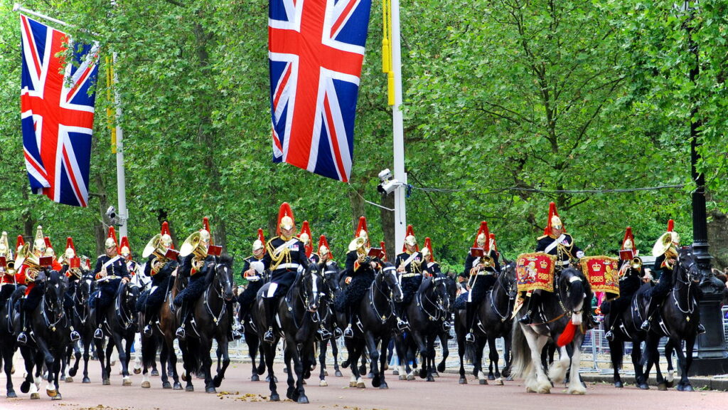 Incapaz de montar a cavalo Rei Charles preocupa o mundo com câncer 'incurável'