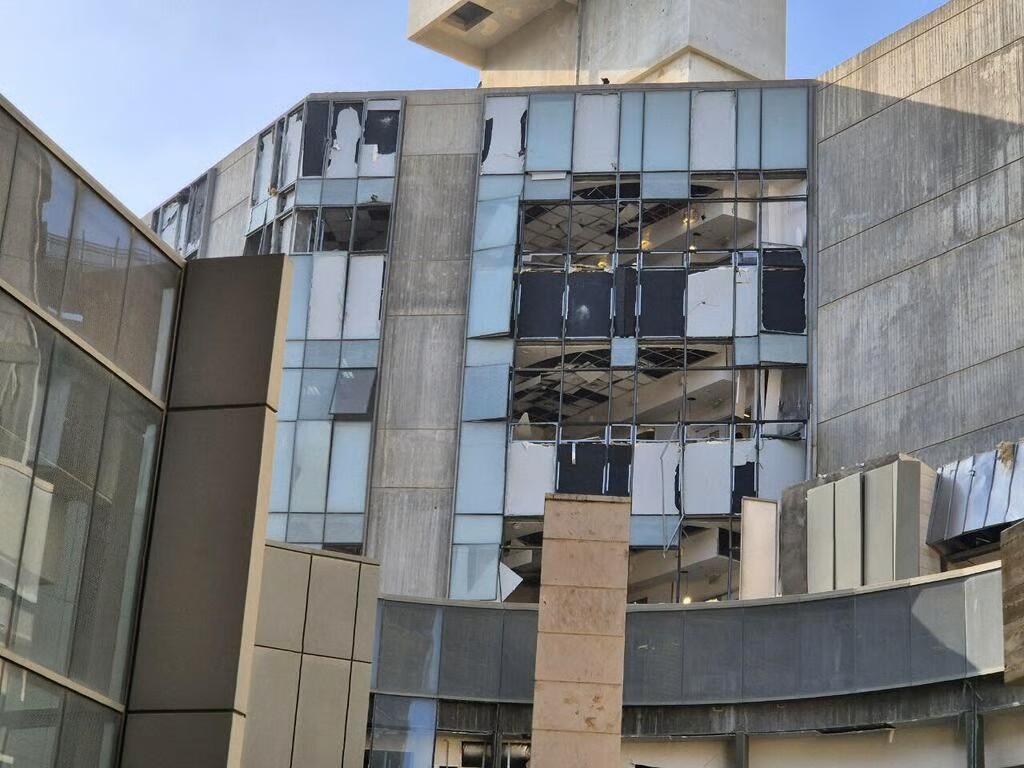 Irã atinge Hospital Soroka em Israel e deixa feridos