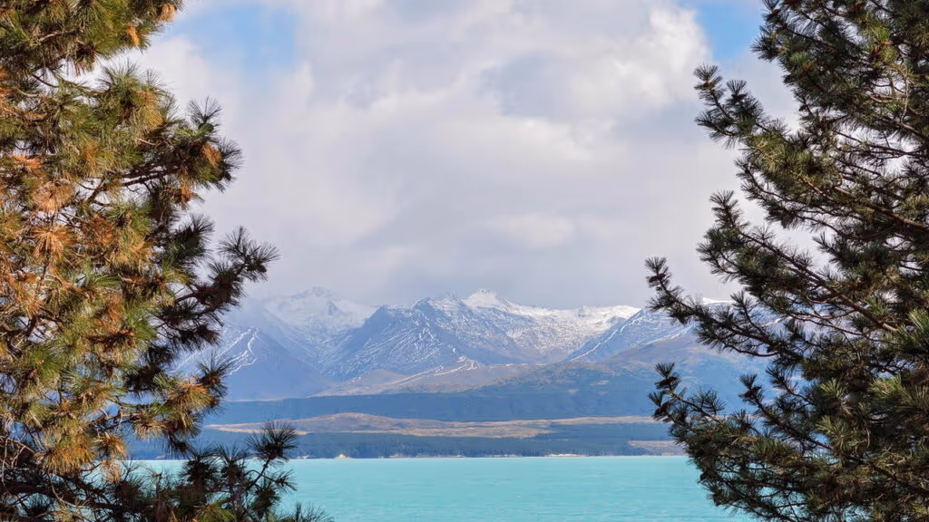 Esse lago muda de cor com o clima — e o efeito é hipnotizante