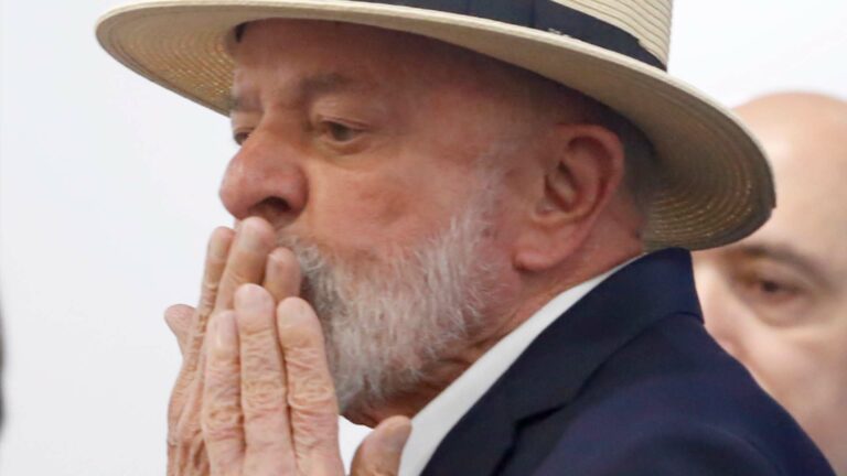 Lula indica que não deve sancionar aumento do número de deputados