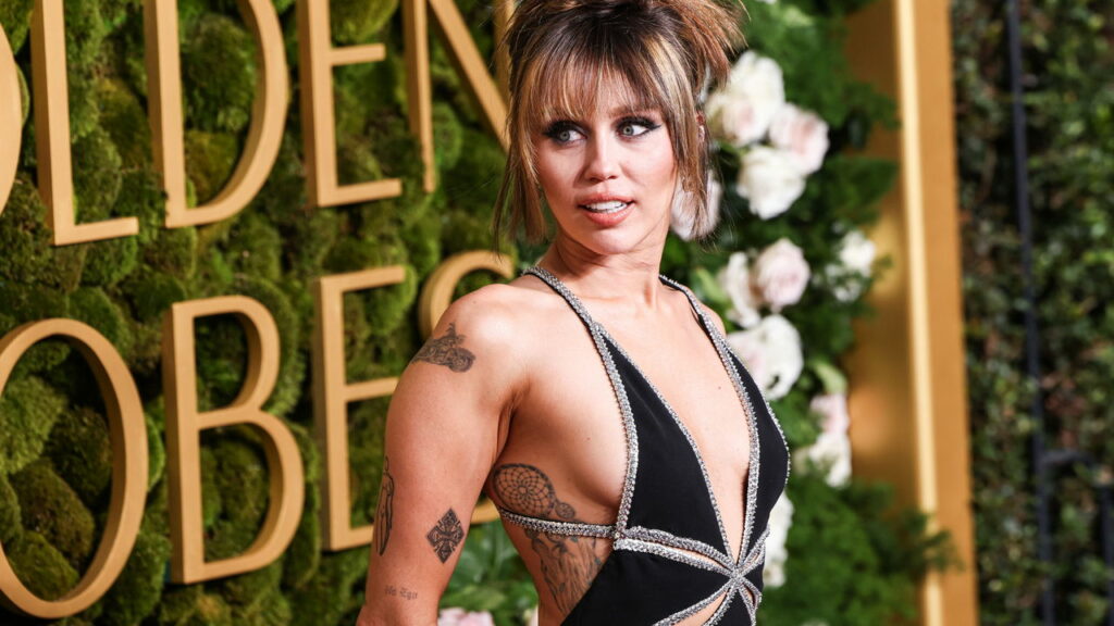 Miley Cyrus para na UTI após rolar na calçada da fama